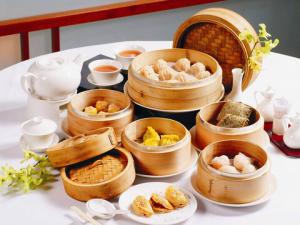 飯前半小時內(nèi)不宜喝太多水-飯前需要注意的事項(xiàng)
