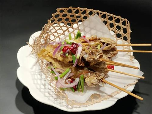 又雙叒叕一家星級(jí)網(wǎng)紅中膳健康食堂開(kāi)業(yè)!“HDNH”健康理念造不?