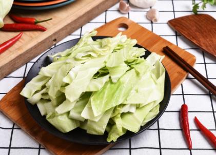 手撕包菜炒不出水是怎么回事?手撕包菜放陳醋還是白醋