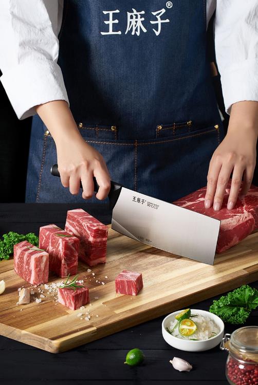 新一代百年廚刀專家“王麻子”走紅陽江首屆電商直播節(jié)