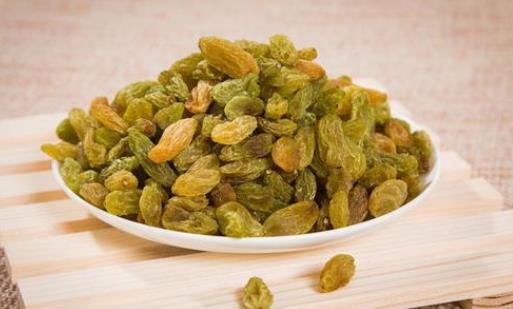 葡萄干聞起來有味道正常嗎?葡萄干吃多了會(huì)怎樣?