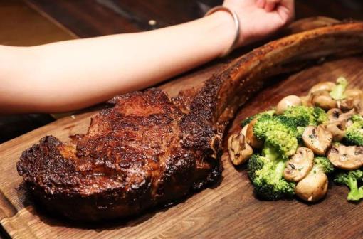 牛肉解凍后還能再冷凍嗎?牛排有血水能吃嗎