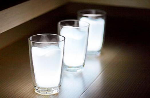 加熱牛奶結(jié)塊正常嗎?奶皮脂肪含量高嗎