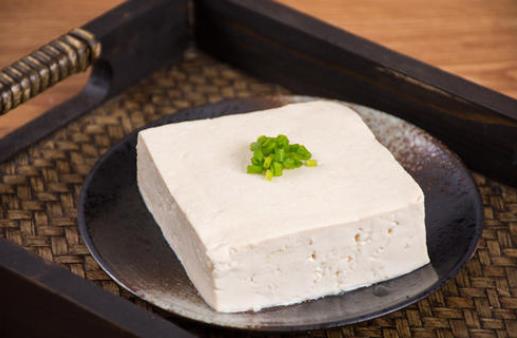 天天吃豆腐嘌呤會(huì)高嗎?豆腐吃著有點(diǎn)苦是咋回事?