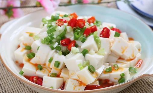 天天吃豆腐嘌呤會(huì)高嗎?豆腐吃著有點(diǎn)苦是咋回事?