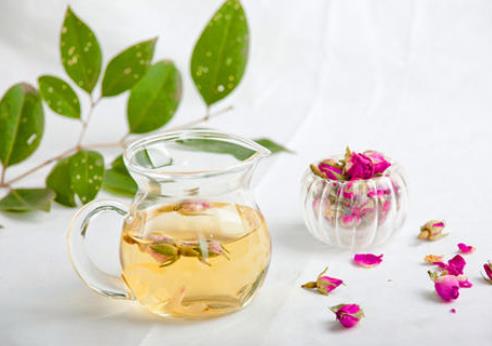 泡花茶要洗嗎?花茶放了一年還能喝嗎?