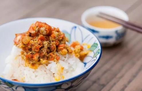 牛油拌飯的具體做法是什么?吃牛油拌飯會(huì)發(fā)胖嗎?