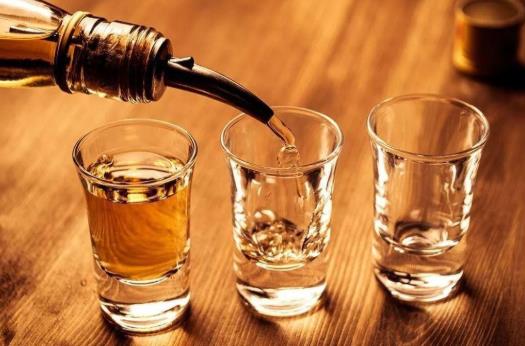 朗姆酒是甜的嗎?喝朗姆酒會不會喝醉?