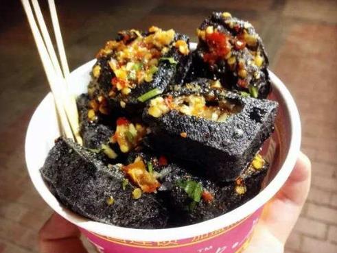 臭豆腐有點酸是怎么回事?臭豆腐發(fā)霉了還能吃嗎?