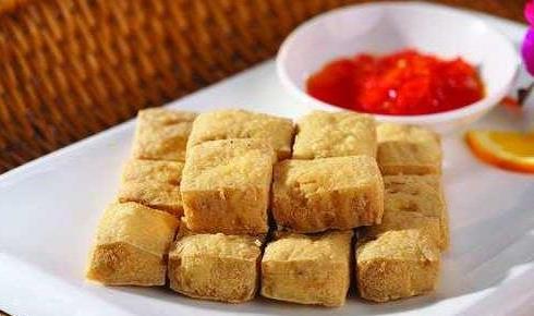 白色的臭豆腐是怎么做的?自然放臭的豆腐能吃嗎?
