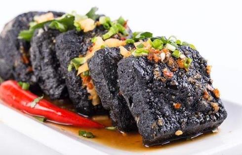 臭豆腐有點酸是怎么回事?臭豆腐發(fā)霉了還能吃嗎?