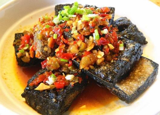 豆腐放臭了可以當(dāng)臭豆腐吃嗎?臭豆腐的熱量高不高?