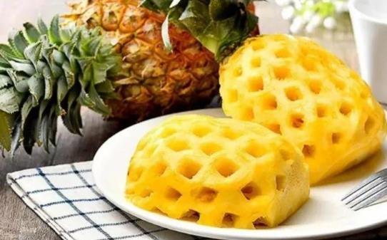 菠蘿為什么要用鹽水泡了才能吃?菠蘿有哪些功效?