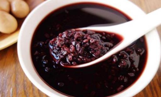黑米粥養(yǎng)胃嗎?黑米粥有哪些功效?