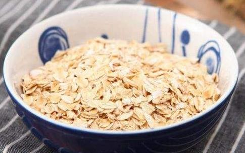 快熟麥片可以直接吃嗎?快熟燕麥片最簡單的吃法