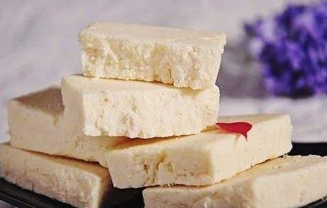 奶豆腐是用什么奶做的?奶豆腐可以生吃嗎?