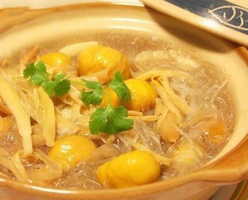 干黃花菜泡多久才可以炒?新鮮的黃花菜可以吃嗎?