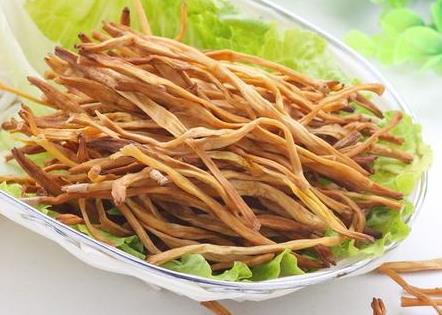 干黃花菜是發(fā)奶的嗎?吃干黃花菜可以不洗嗎?