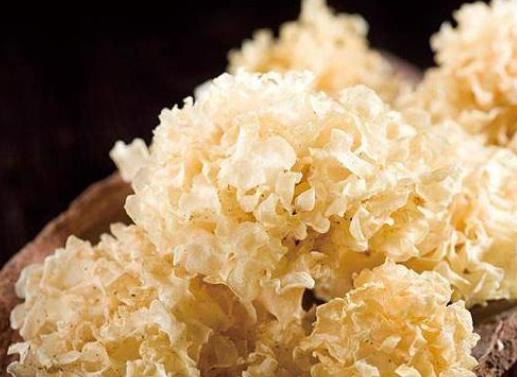 銀耳燉久了還有營(yíng)養(yǎng)嗎?吃銀耳拉肚子是怎么回事?