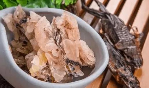 空腹可以吃雪蛤膏嗎?怎么鑒別雪蛤膏?
