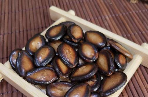 吃西瓜子會(huì)上火嗎?西瓜子有哪些營養(yǎng)價(jià)值?