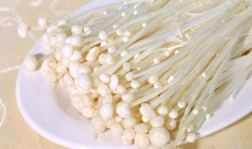 吃金針菇需要注意什么?吃金針菇有哪些好處?