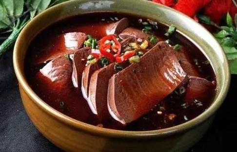 貧血吃豬血能補(bǔ)血嗎?哪些人不能吃動(dòng)物血?