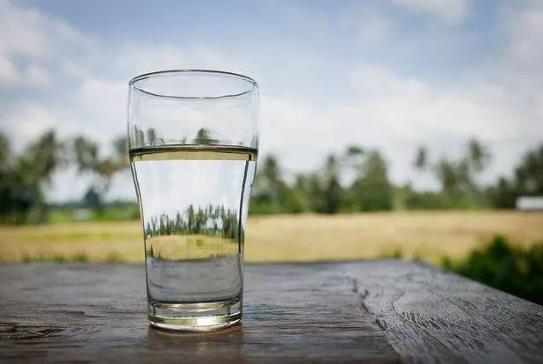 熱開水混合涼水喝可以嗎?喝二次燒開的水有害嗎?