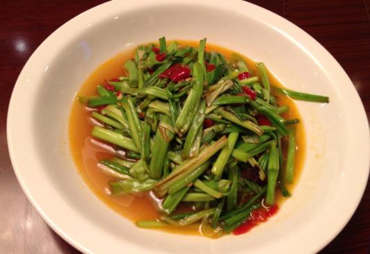 芹菜焯水后會(huì)破壞營(yíng)養(yǎng)嗎?吃水芹菜有什么好處