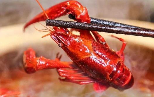 吃小龍蝦過(guò)敏的癥狀有哪些?尿酸高的人可以吃小龍蝦嗎?