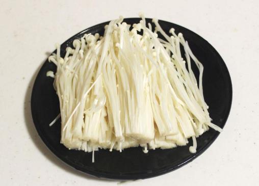 怎么判斷金針菇還能不能吃?金針菇根部怎么切?