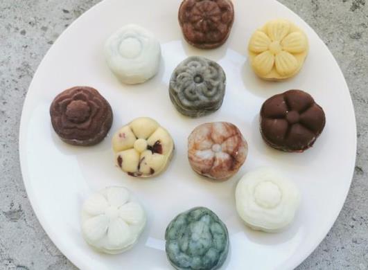 冰皮月餅預拌粉是什么材料?冰皮月餅過期了還能吃嗎?