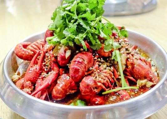 小龍蝦肉散是因?yàn)槿チ宋r線(xiàn)嗎?小龍蝦肉質(zhì)松散是蝦的問(wèn)題嗎?