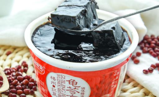 龜苓膏空腹可以吃嗎 龜苓膏吃多了會(huì)怎么樣