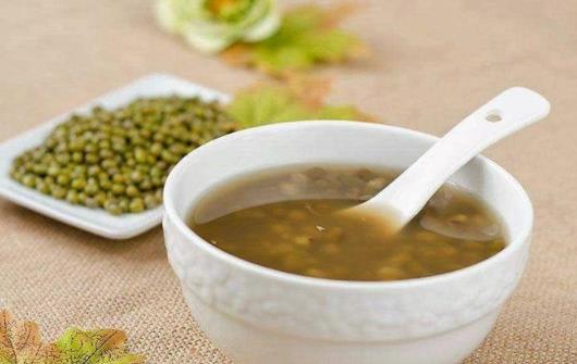 綠豆糖水不放冰箱會(huì)壞嗎 綠豆糖水放冰箱第二天還需要煮嗎
