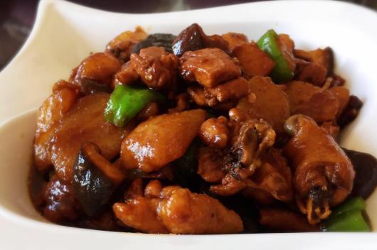 脂肪肝患者可以喝雞湯嗎?雞肉有哪些功效?