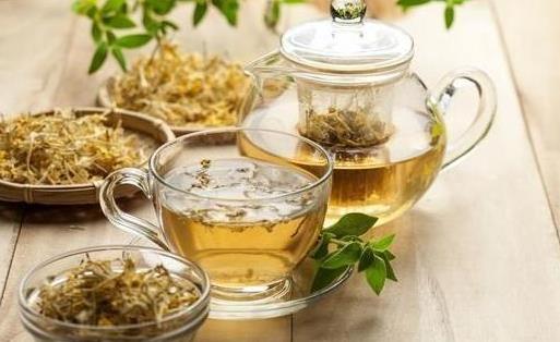 金銀花泡水喝對(duì)皮膚好嗎 金銀花泡水適合什么時(shí)候喝