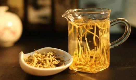 金銀花泡水喝對(duì)皮膚好嗎 金銀花泡水適合什么時(shí)候喝