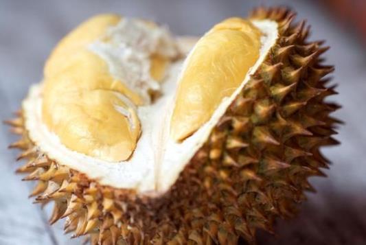 榴蓮用刀劃條口子會壞嗎?榴蓮圓圓的沒有鼓包里面有肉嗎?
