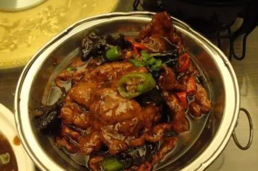 鯰魚(yú)屬于發(fā)物嗎?鯰魚(yú)和什么搭配最有營(yíng)養(yǎng)?