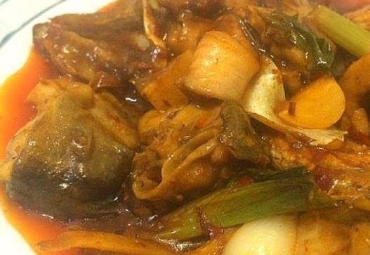 鯰魚(yú)屬于發(fā)物嗎?鯰魚(yú)和什么搭配最有營(yíng)養(yǎng)?