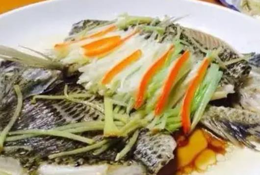鯉魚(yú)可以和咸菜一起吃嗎?孕婦吃鯉魚(yú)有哪些好處?