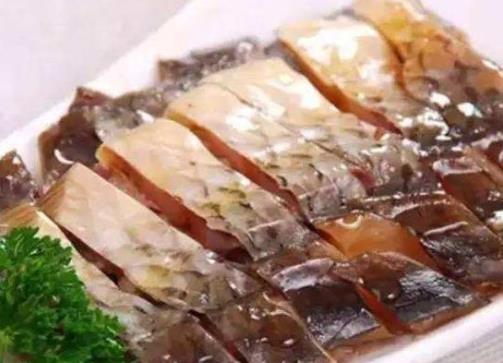 青魚(yú)屬于深海魚(yú)嗎?痛風(fēng)患者可以吃青魚(yú)嗎?