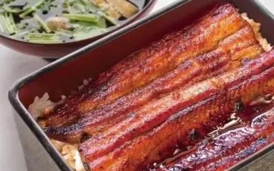 痛風(fēng)患者可以吃鰻魚嗎?鰻魚的內(nèi)臟可以吃嗎?