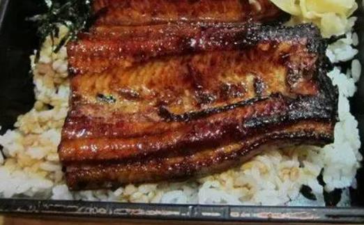 痛風(fēng)患者可以吃鰻魚嗎?鰻魚的內(nèi)臟可以吃嗎?
