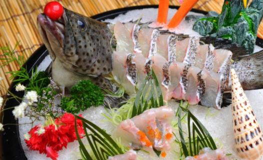 吃了石斑魚可以吃柿子嗎?吃石斑魚有哪些功效?