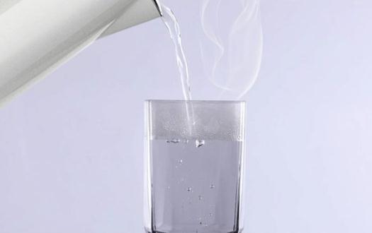 熱水怎么降溫最快 一杯開水放進冰箱會怎么樣