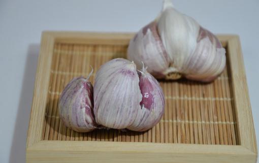 大蒜發(fā)霉還能吃嗎 吃了大蒜放屁怎么辦