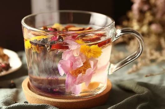 泡花茶要不要洗?花茶放一年了還能喝嗎?