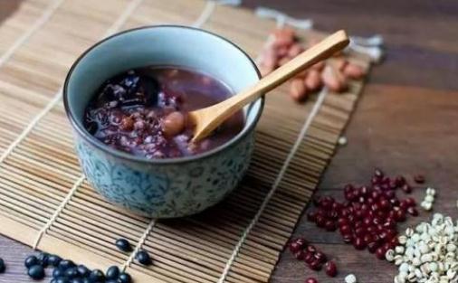 紅豆薏仁水熱量高不高 紅豆薏仁水天天喝會(huì)怎么樣